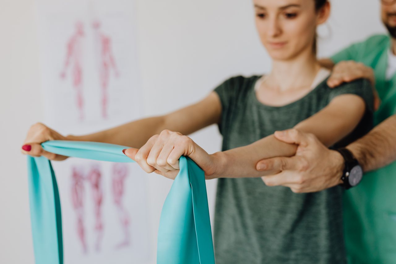 7 Signs You Should See a Physiotherapist for Your Back Pain